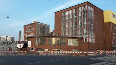 Graffiti Bombing - Photo by JemandAnders - OUI