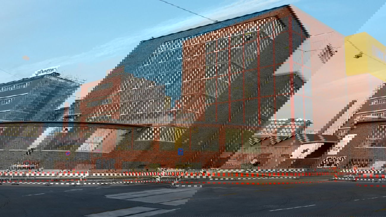 Graffiti Bombing - Photo by JemandAnders - OUI