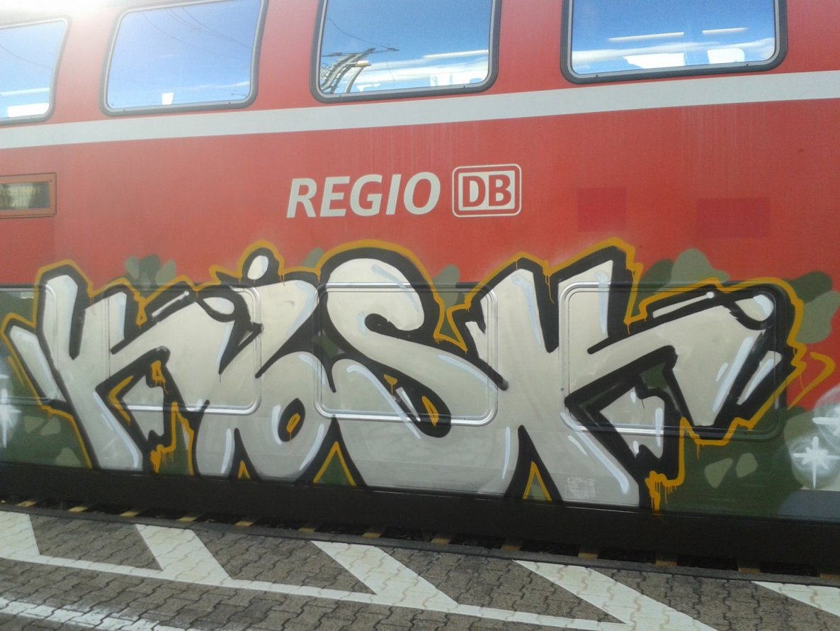 Graffiti Train - Photo by JemandAnders - kiosk, ONF
