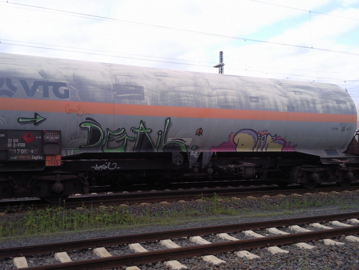 Graffiti Train - Photo by JemandAnders - detail, GMS, dear