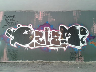 Graffiti Wall - Photo by JemandAnders - özlem