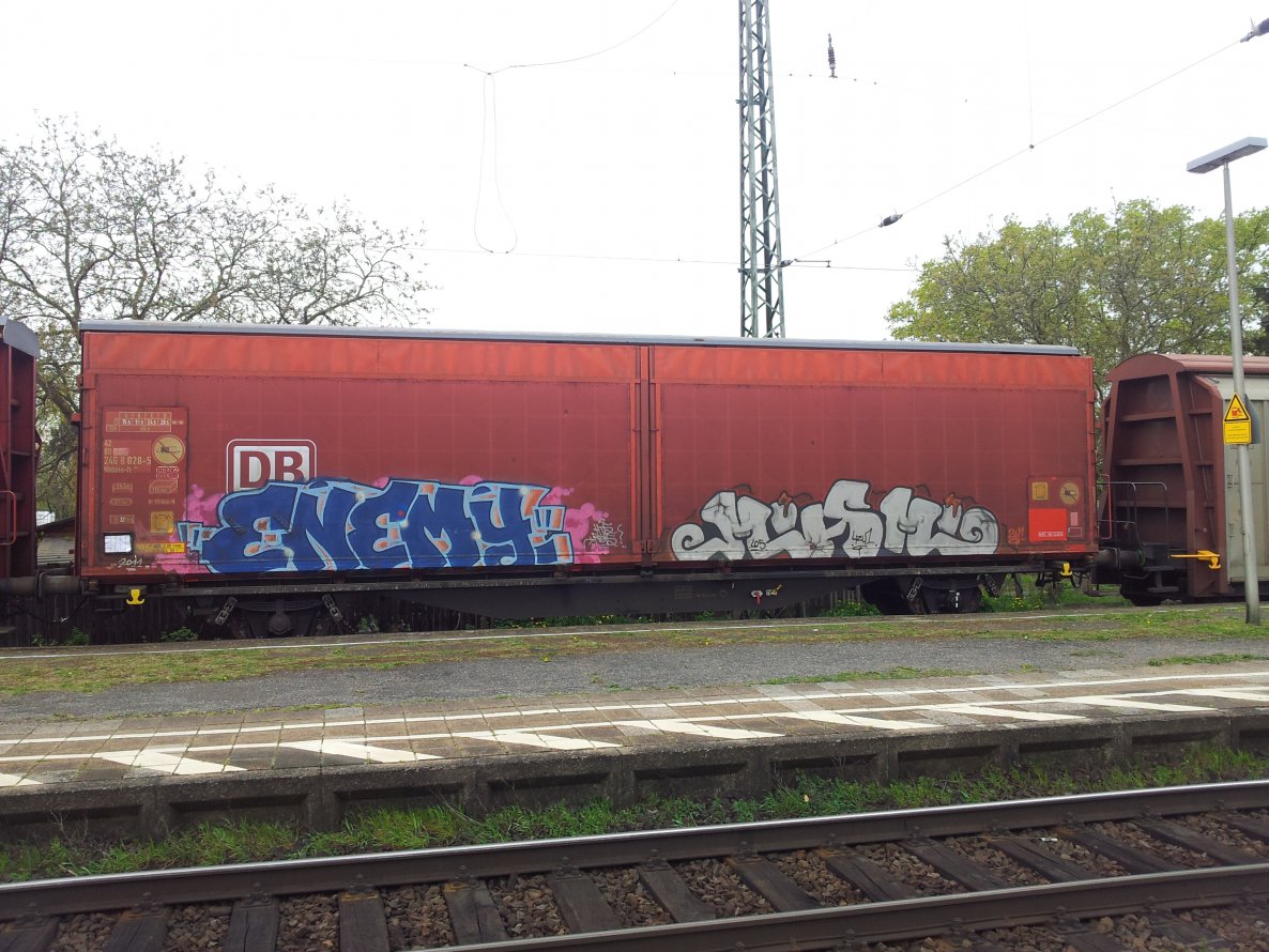 Graffiti Train - Photo by JemandAnders - enemy