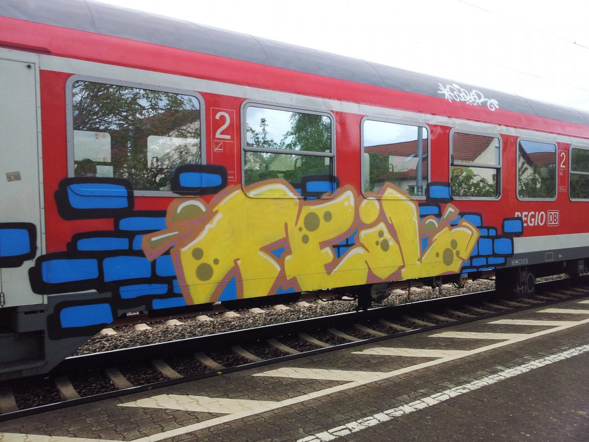 Graffiti Train - Photo by JemandAnders - teil