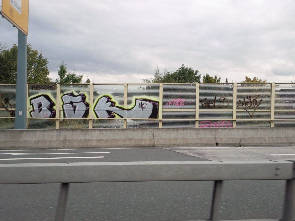 Graffiti Wall - Photo by JemandAnders - BSK, HC, HATE