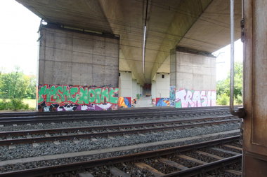 Graffiti Wall - Photo by JemandAnders - maske, notme, trash