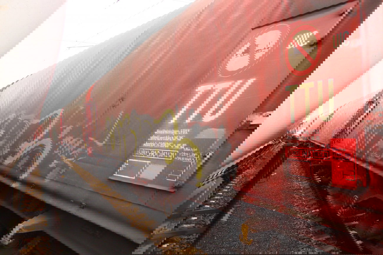 Graffiti Train - Photo by JemandAnders - unze, OBC