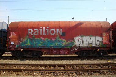 Graffiti Train - Photo by JemandAnders - übel, fume