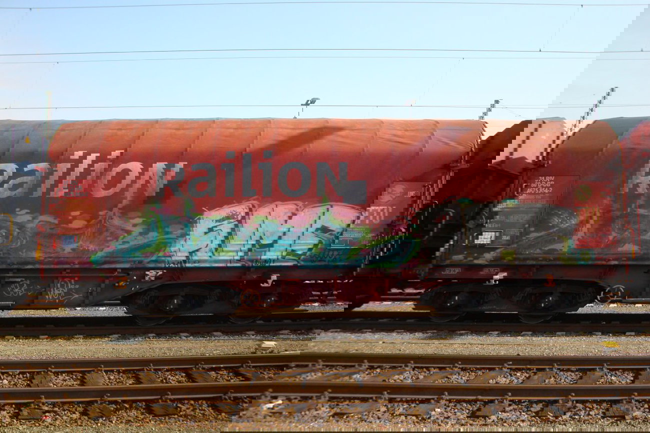 Graffiti Train - Photo by JemandAnders - übel, fume