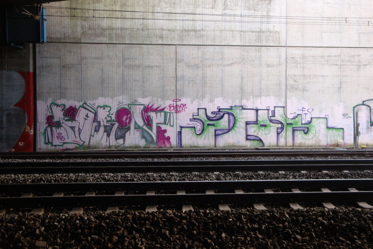 Graffiti Wall - Photo by JemandAnders - baron, pior, FTS
