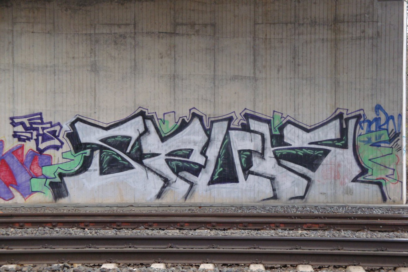 Graffiti Wall - Photo by JemandAnders - spuk, FTS
