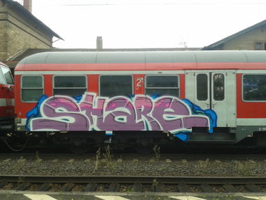 Graffiti Train - Photo by JemandAnders - share