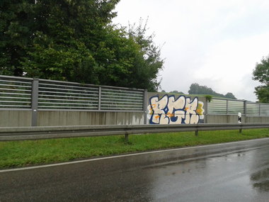 Graffiti Bombing - Photo by JemandAnders - RGR
