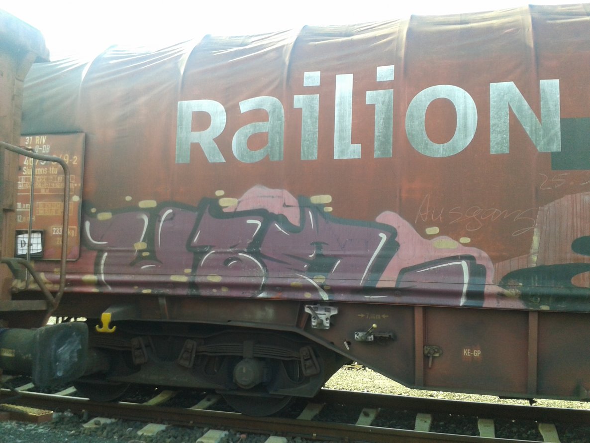 Graffiti Train - Photo by JemandAnders - übel, fr8, Freight