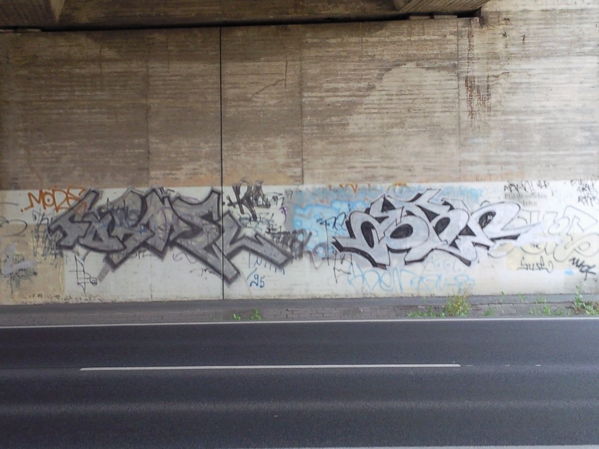 Graffiti Bombing - Photo by JemandAnders - formel, zorn