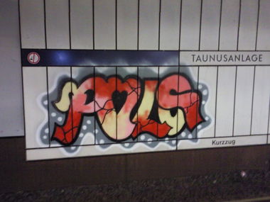 Graffiti Bombing - Photo by JemandAnders - polo