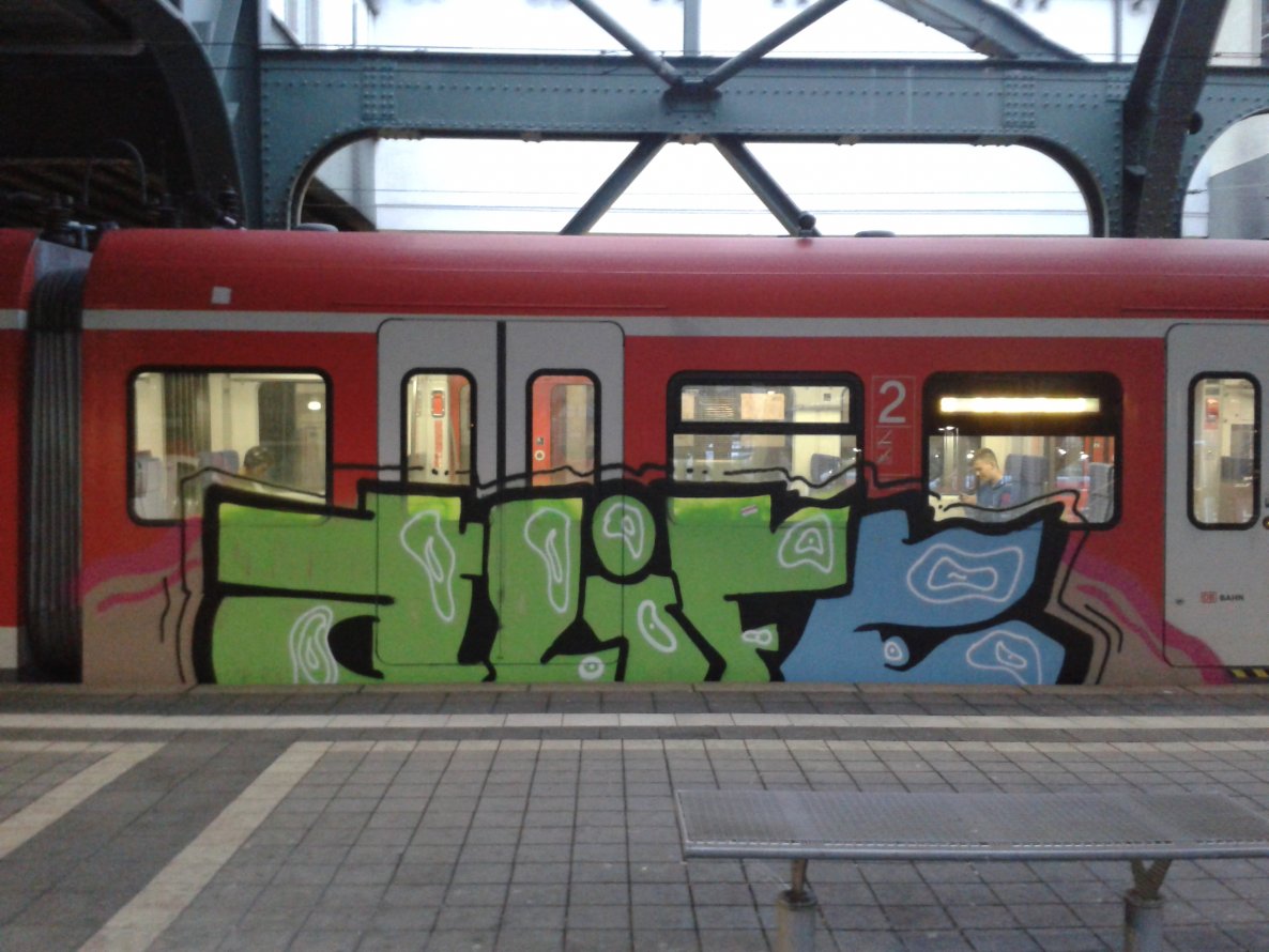 Graffiti Train - Photo by JemandAnders - alife