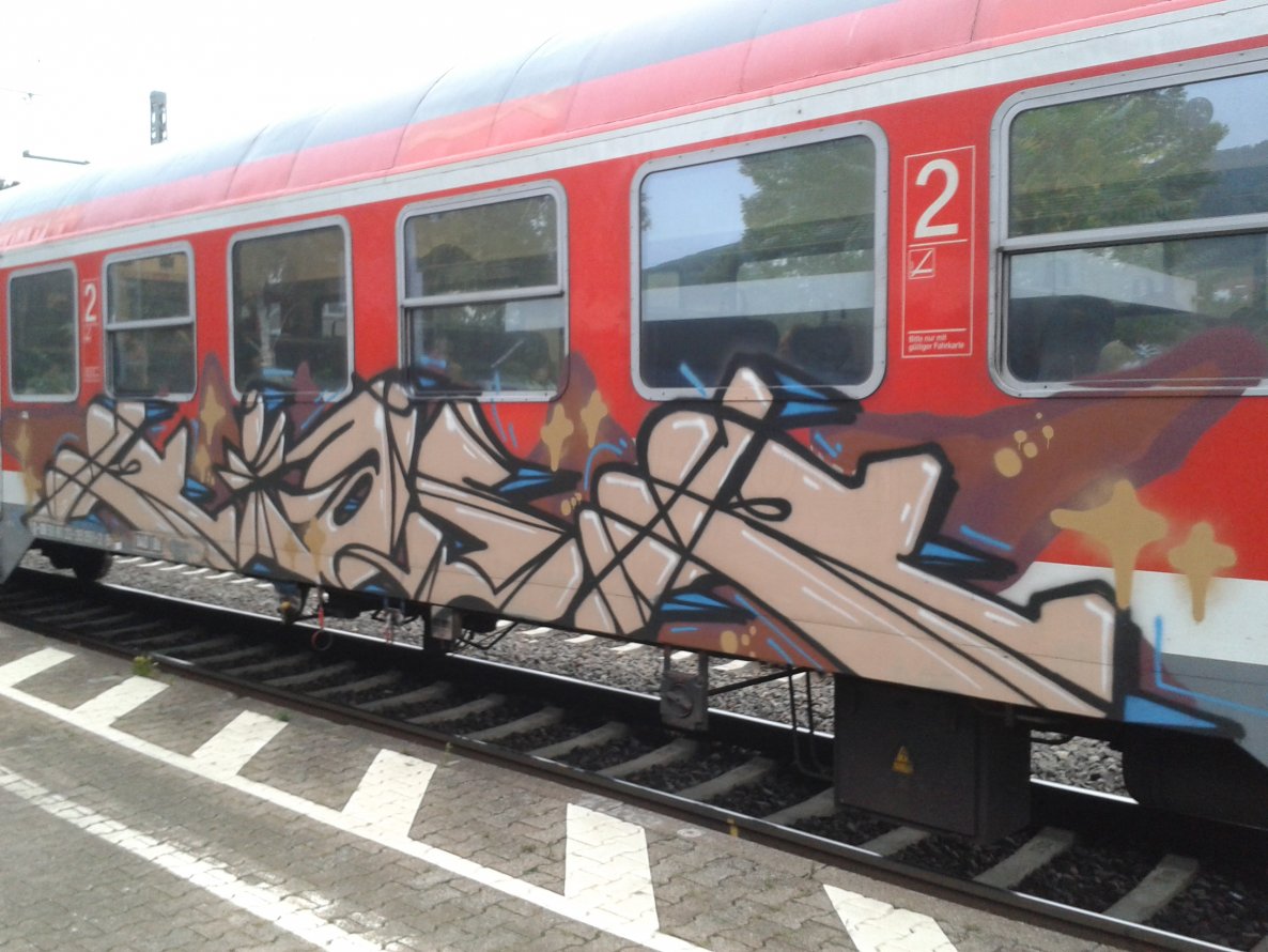 Graffiti Train - Photo by JemandAnders - kiosk, ONF