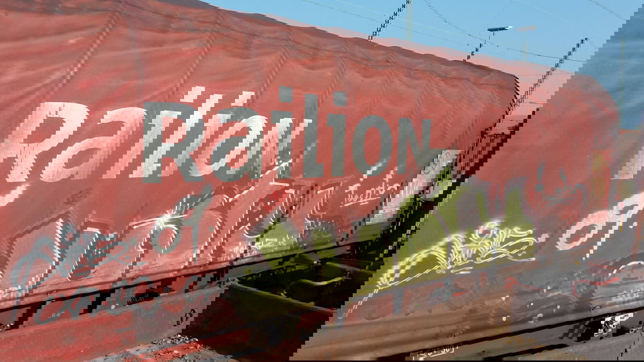 Graffiti Train - Photo by JemandAnders - justy, ahorn, joker