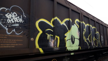 Graffiti Train - Photo by JemandAnders - fone, OH, fr8