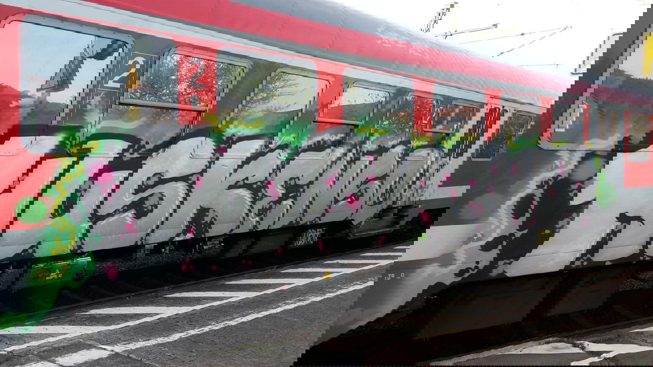 Graffiti Train - Photo by JemandAnders - husk, enso, QBA