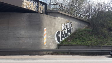 Graffiti Bombing - Photo by JemandAnders - rush, denk, calm