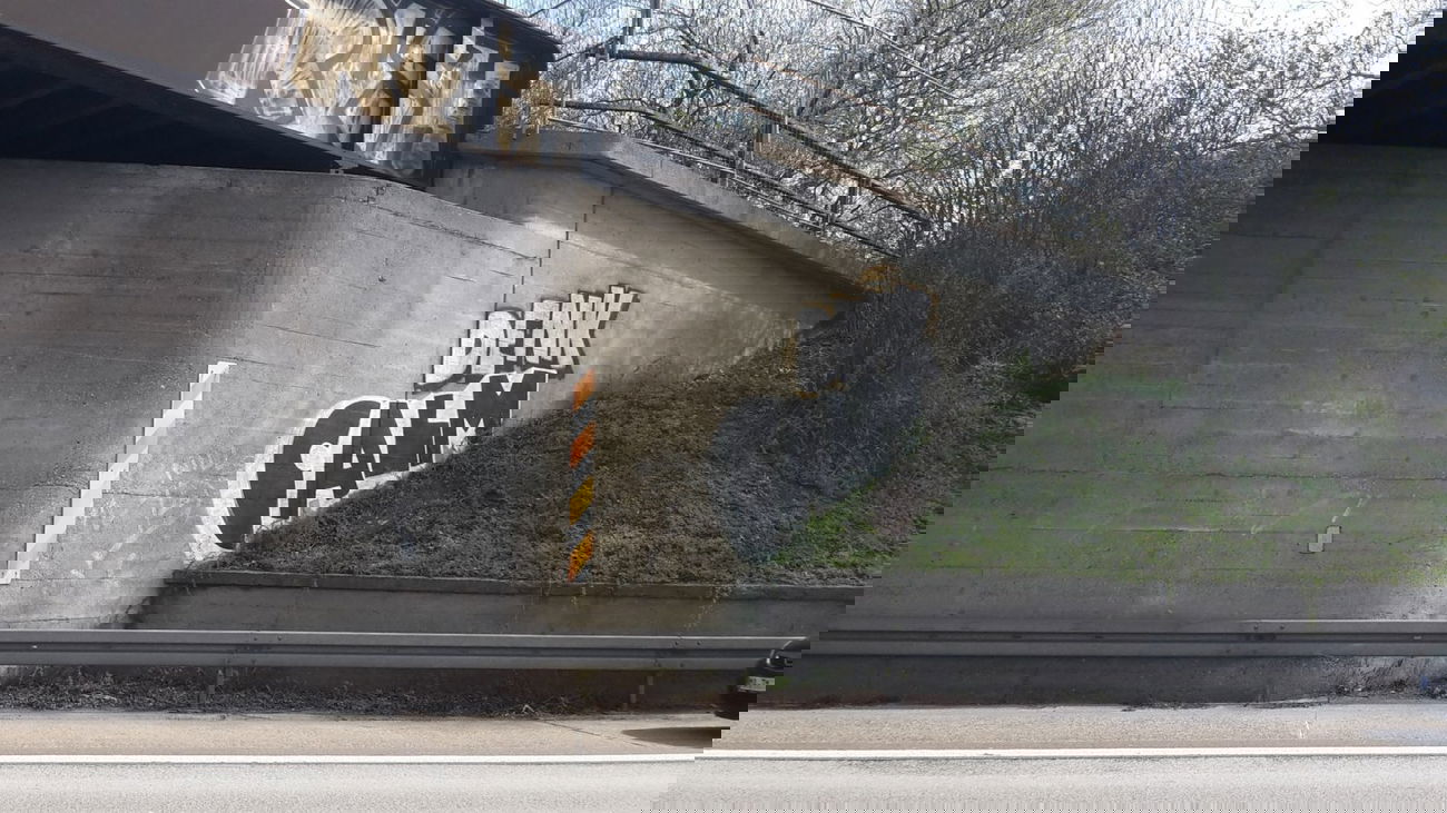 Graffiti Bombing - Photo by JemandAnders - rush, denk, calm