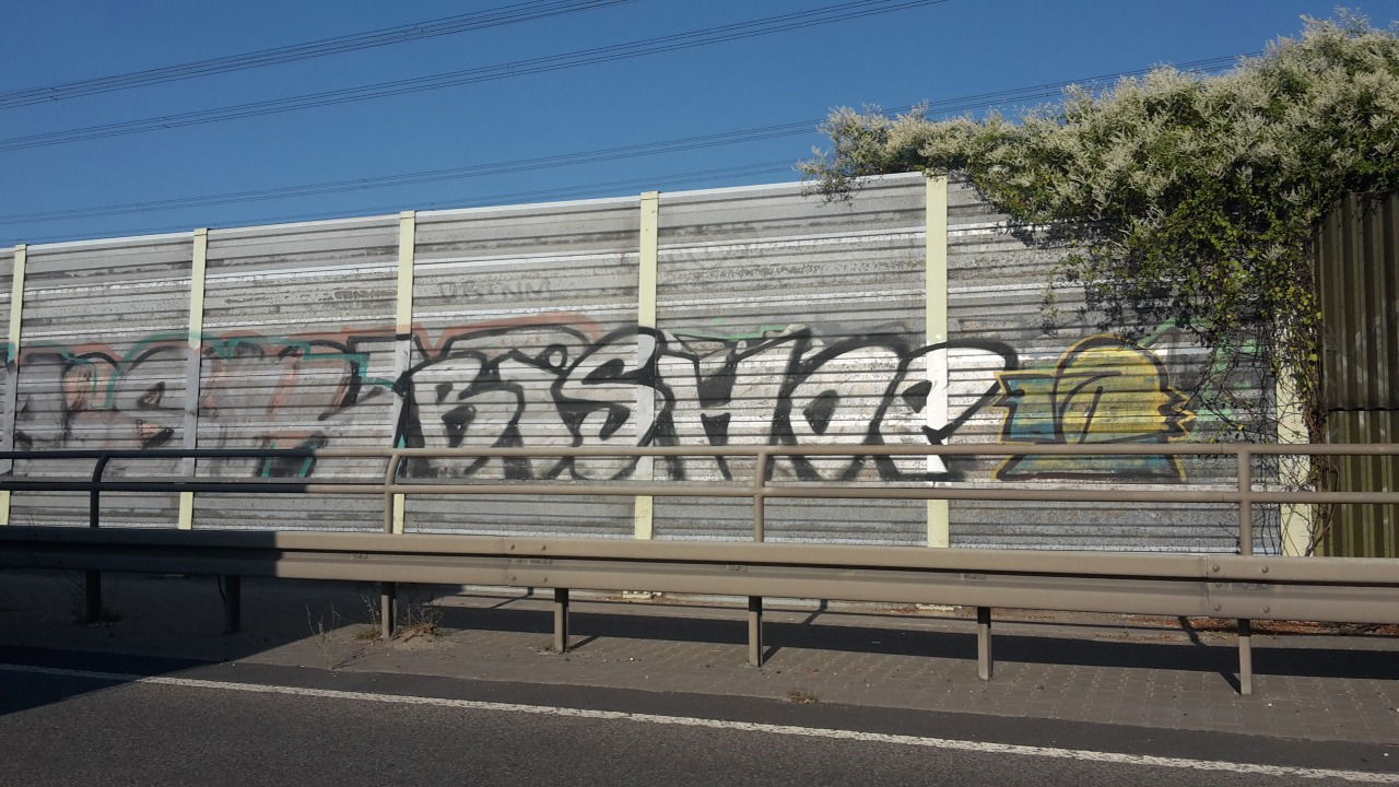 Graffiti Wall - Photo by JemandAnders - bishop