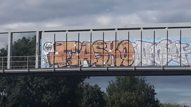 Graffiti Bombing - Photo by JemandAnders - fiasko