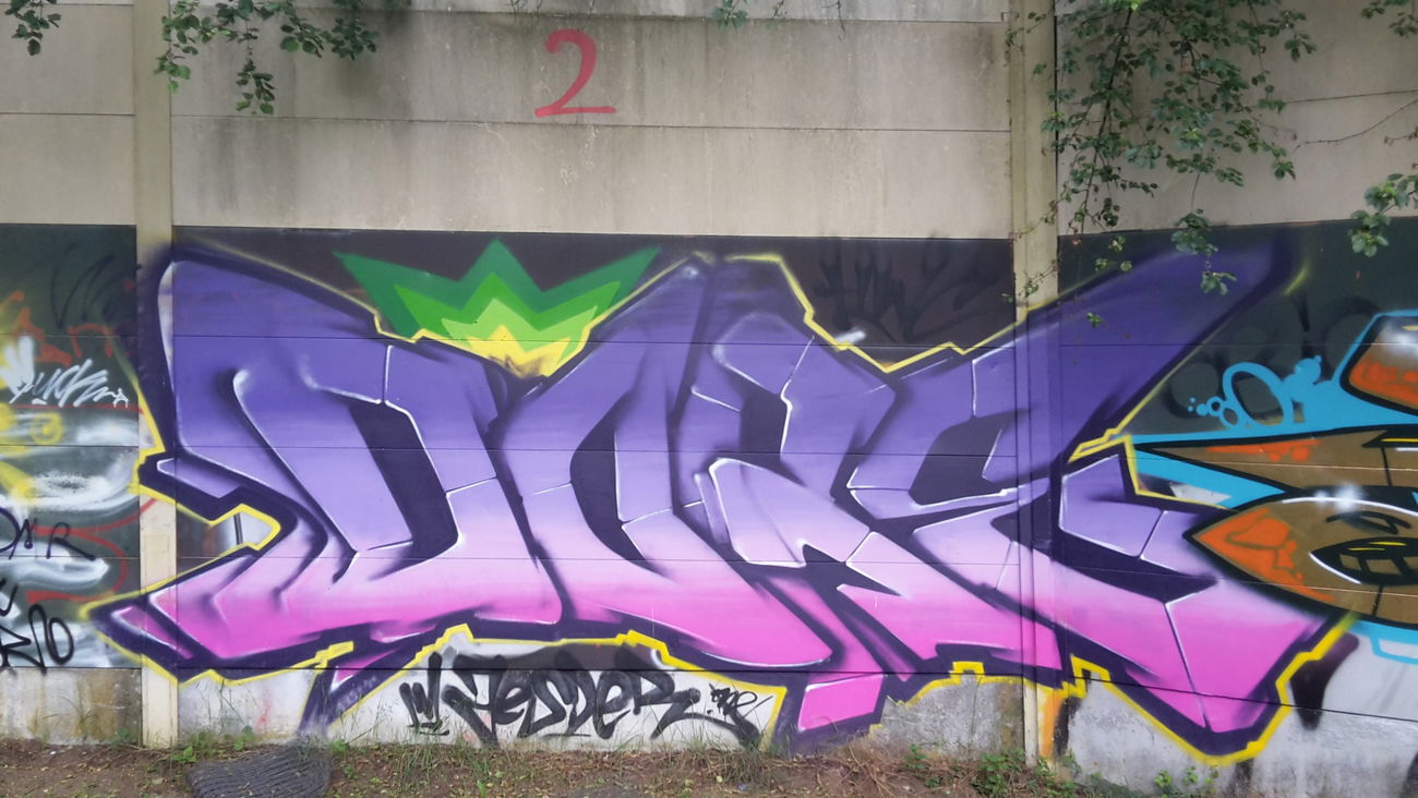 Graffiti Wall - Photo by JemandAnders