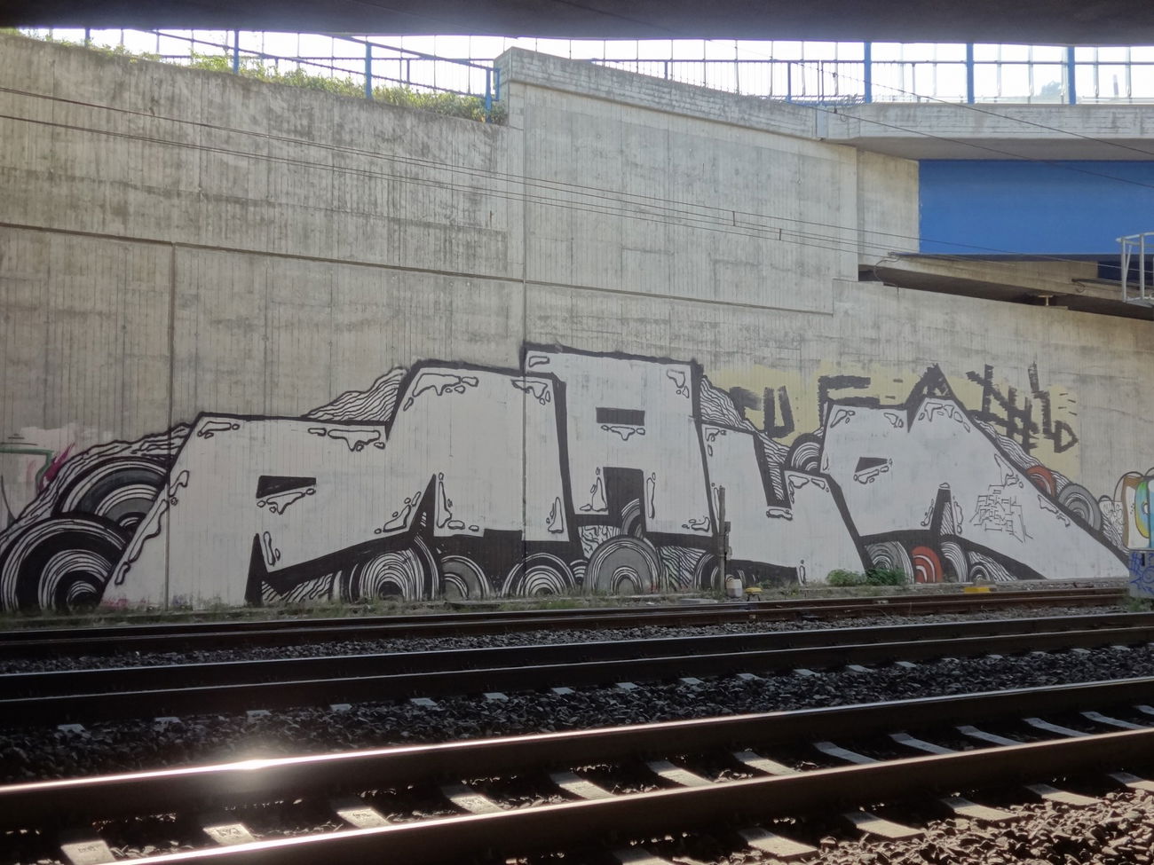 Graffiti Wall - Photo by JemandAnders - raub, CBC