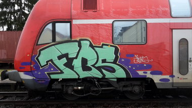 Graffiti Train - Photo by JemandAnders - FBS