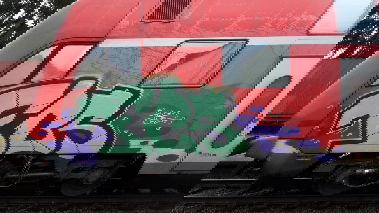Graffiti Train - Photo by JemandAnders - FBS
