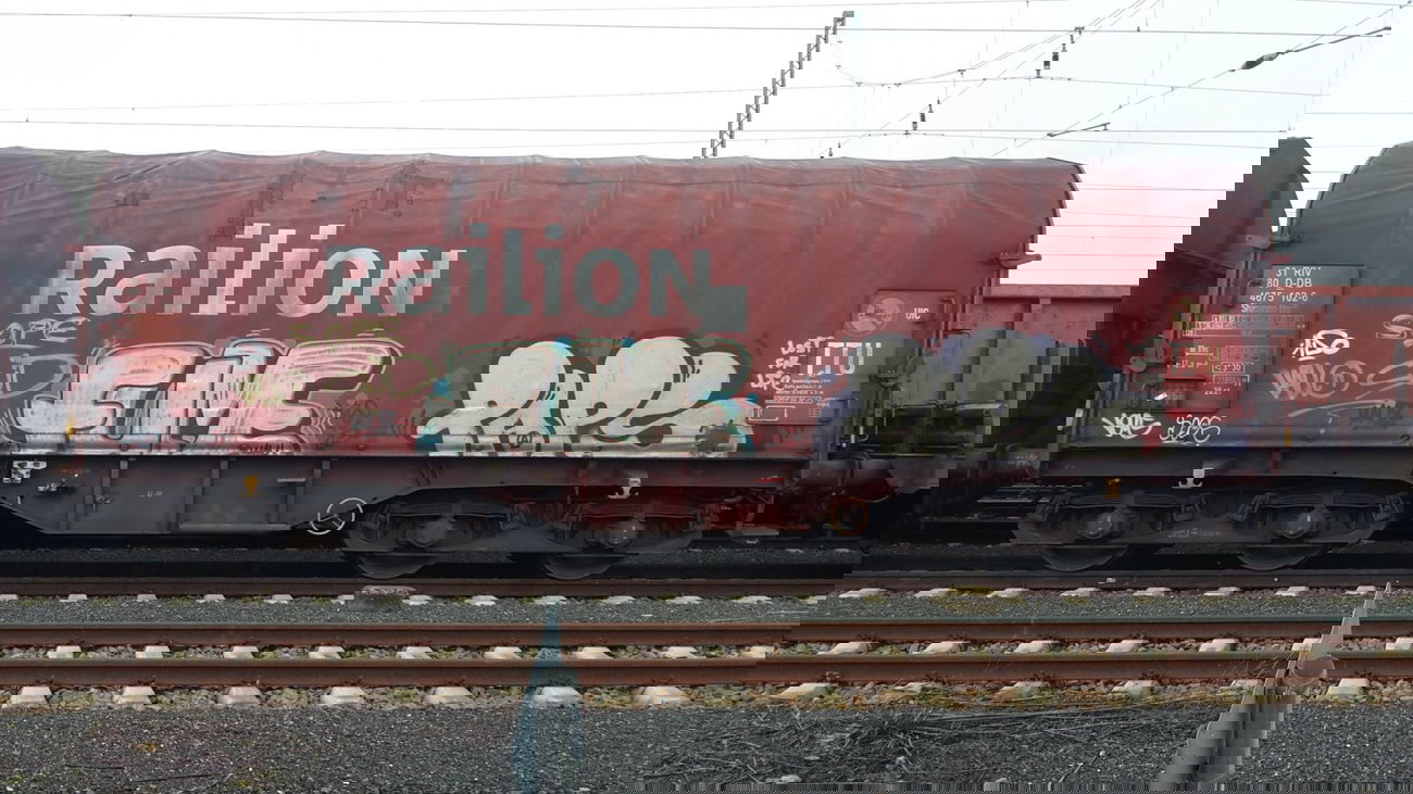 Graffiti Train - Photo by JemandAnders - fume, PAPS, fr8