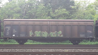 Graffiti Train - Photo by JemandAnders - fume, fr8, Freight
