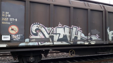 Graffiti Train - Photo by JemandAnders - KMH, fr8, Freight