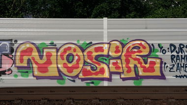 Graffiti Bombing - Photo by JemandAnders - nosir