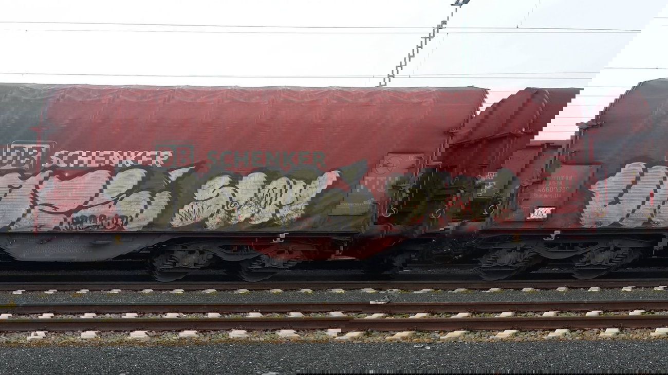 Graffiti Train - Photo by JemandAnders - unze, spam, fr8