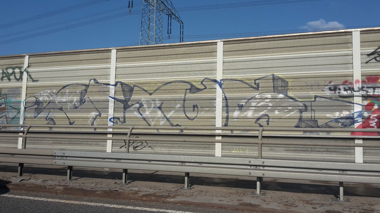 Graffiti Wall - Photo by JemandAnders - bens