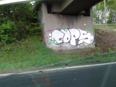 Graffiti Wall - Photo by JemandAnders - COPS