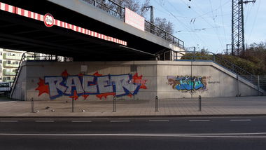 Graffiti Wall - Photo by JemandAnders - racer