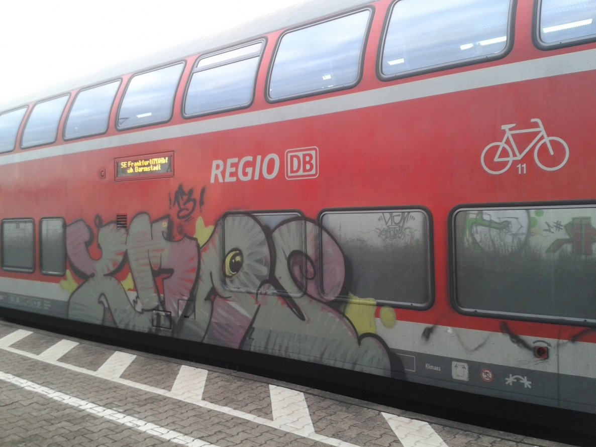 Graffiti Train - Photo by JemandAnders - xmas