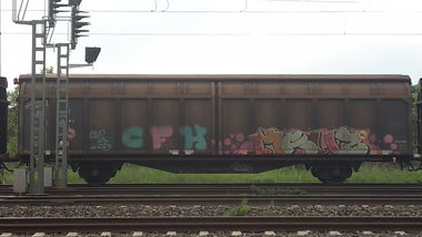 Graffiti Train - Photo by JemandAnders - mauz, fr8, Freight