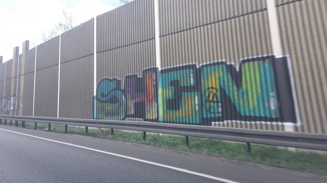 Graffiti Wall - Photo by JemandAnders - shen