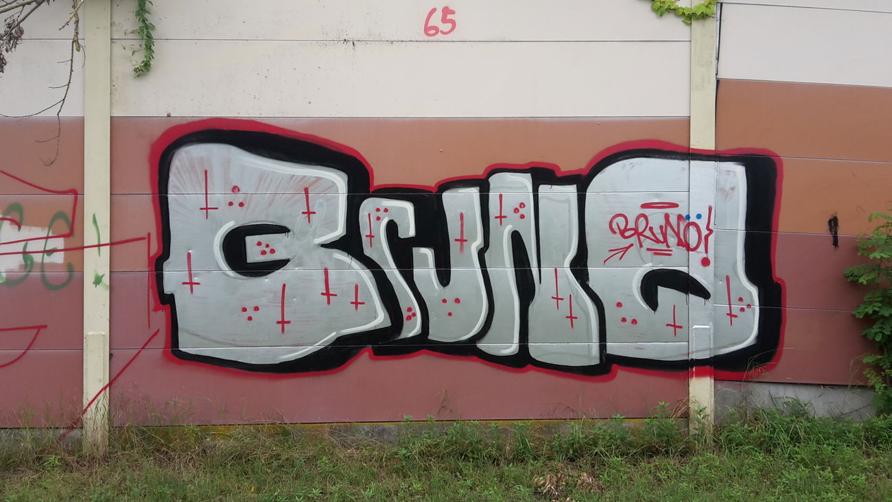 Graffiti Wall - Photo by JemandAnders