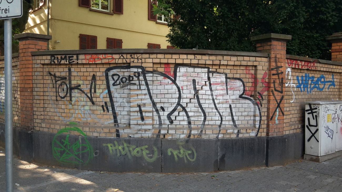 Graffiti Wall - Photo by JemandAnders - denk