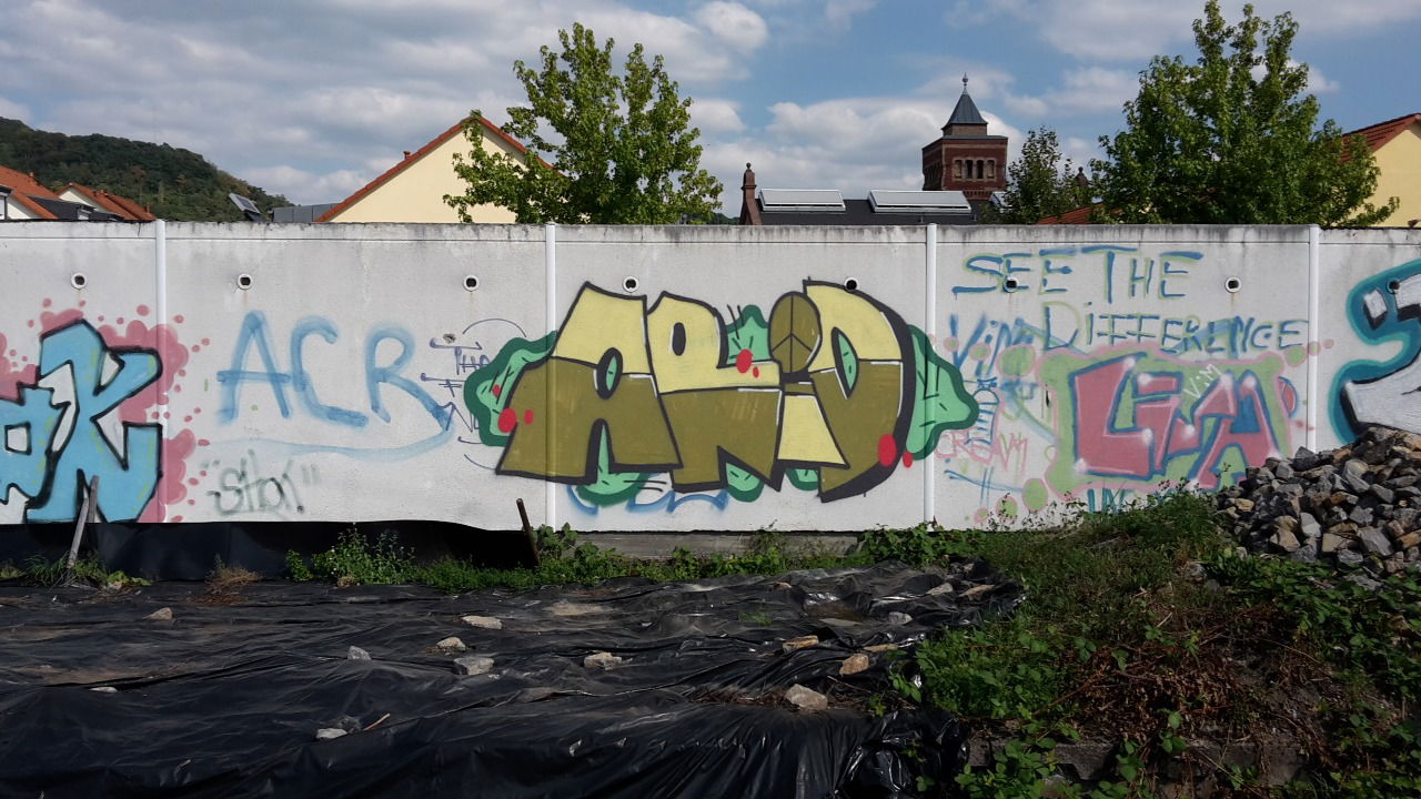 Graffiti Wall - Photo by JemandAnders - arid