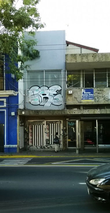 Graffiti Bombing in Guadalajara - Photo by Jes - Guadalajara