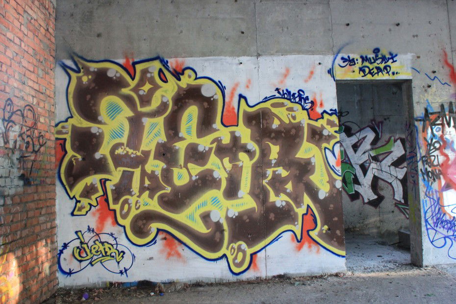 Graffiti Wall in Astrakhan\' - Photo by Jetro