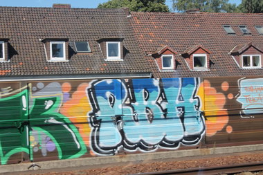 Graffiti Bombing in Hannover - Photo by Jocheeen - rbh, hannover
