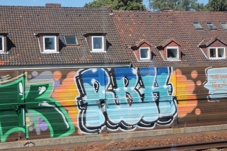 Graffiti Bombing in Hannover - Photo by Jocheeen - rbh, hannover